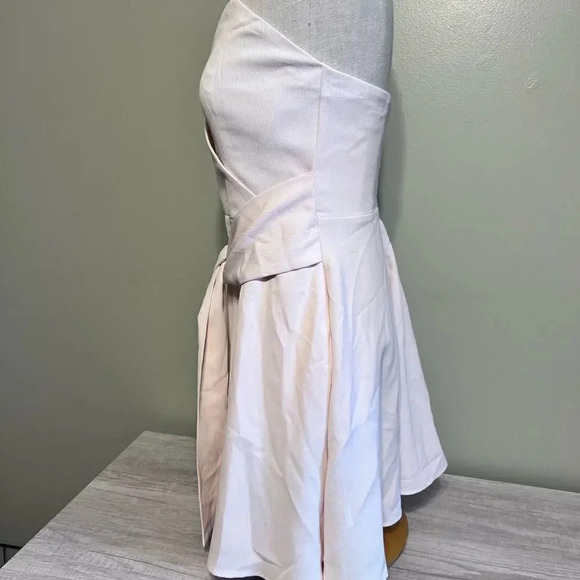 Keepsake Get Free Strapless Mini Dress Size Medium - Picture 12 of 15
